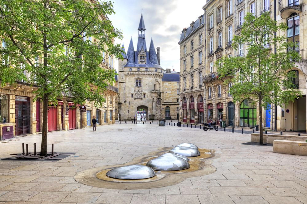 Beautiful towns and villages near Bordeaux